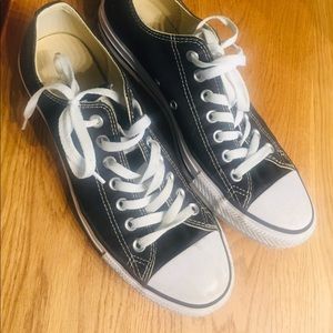 🔥converse size 11 women and 9 men